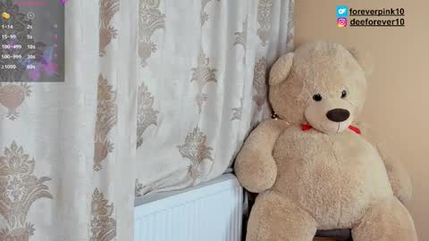 Snapshot of littlepinky77 chatting on October 2025 11:00:01 AM Pinky online show from October 2025 11:00:01 AM