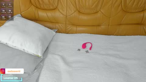 Snapshot of littlepinky77 chatting on February 2026 11:40:01 AM Pinky online show from February 2026 11:40:01 AM