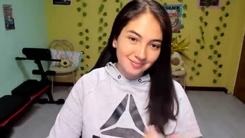 Mia  Wednesday to Sunday 730 am to 1030 am Colombian Hour D online show from June 2026 05:31:02 AM