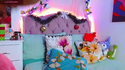 Snapshot of littlerouse_ chatting on December 2024 12:43:02 AM Ruby Rouse online show from December 2024 12:43:02 AM