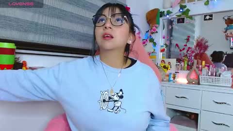 Snapshot of littlerouse_ chatting on January 2025 01:06:01 AM Ruby Rouse online show from January 2025 01:06:01 AM