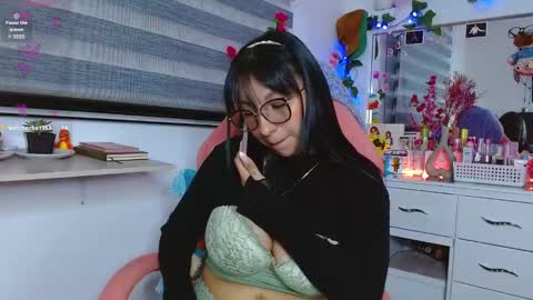 Snapshot of littlerouse_ chatting on January 2025 02:14:02 AM Ruby Rouse online show from January 2025 02:14:02 AM