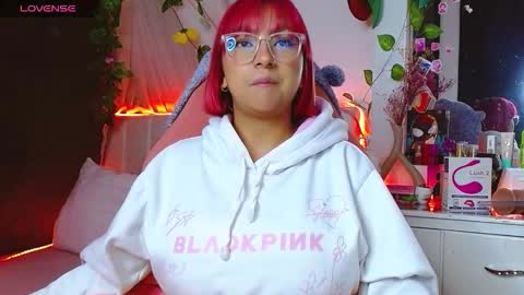 Snapshot of littlerouse_ chatting on November 2025 11:36:02 PM Ruby Rouse online show from November 2025 11:36:02 PM