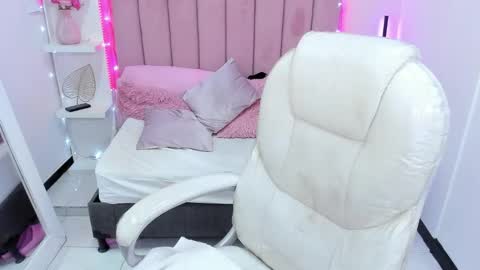 Snapshot of littlesofii chatting on October 2025 09:11:01 PM sofii online show from October 2025 09:11:01 PM