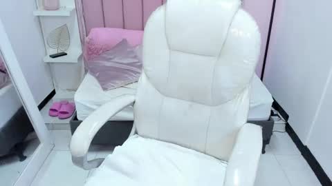 Snapshot of littlesofii chatting on October 2025 11:02:02 PM sofii online show from October 2025 11:02:02 PM