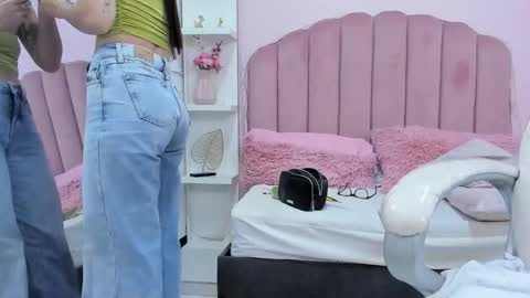 Snapshot of littlesofii chatting on November 2025 10:12:01 PM sofii online show from November 2025 10:12:01 PM