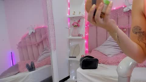 Snapshot of littlesofii chatting on January 2026 08:55:01 PM sofii online show from January 2026 08:55:01 PM