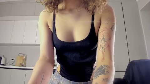 Ayumi or Yumi online show from October 2025 12:44:01 AM