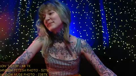 Snapshot of littlespacemouse chatting on May 2026 04:23:02 PM Niki free tg channel with some photos gifs and info about streams online show from May 2026 04:23:02 PM