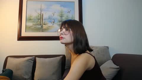 Snapshot of littletbunny chatting on November 2025 02:10:01 AM helen online show from November 2025 02:10:01 AM