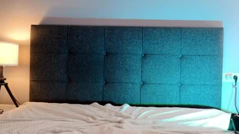 littlewetsonia online show from May 2026 09:00:02 PM