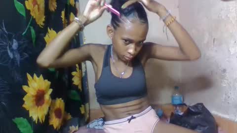 Snapshot of littleyanah chatting on February 2026 07:34:01 AM yanah online show from February 2026 07:34:01 AM
