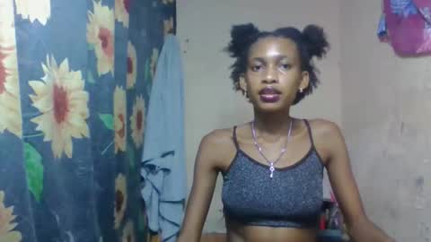 Snapshot of littleyanah chatting on March 2026 05:06:02 PM yanah online show from March 2026 05:06:02 PM