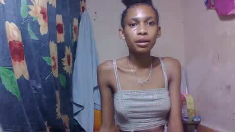 Snapshot of littleyanah chatting on March 2026 07:29:01 PM yanah online show from March 2026 07:29:01 PM