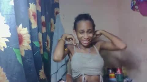 Snapshot of littleyanah chatting on March 2026 09:25:01 AM yanah online show from March 2026 09:25:01 AM
