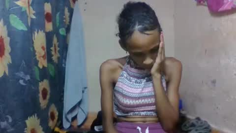 Snapshot of littleyanah chatting on April 2026 08:15:01 AM yanah online show from April 2026 08:15:01 AM