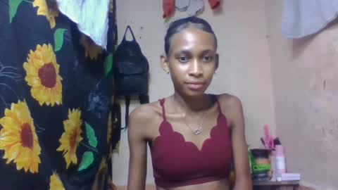 Snapshot of littleyanah chatting on April 2026 06:45:02 PM yanah online show from April 2026 06:45:02 PM
