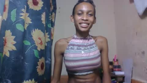 Snapshot of littleyanah chatting on April 2026 05:52:02 PM yanah online show from April 2026 05:52:02 PM