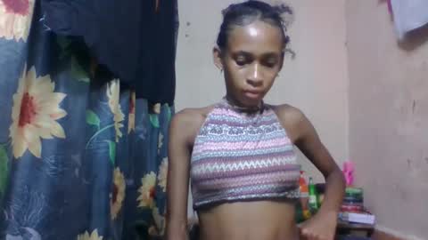 Snapshot of littleyanah chatting on April 2026 07:07:02 PM yanah online show from April 2026 07:07:02 PM