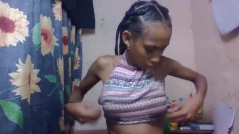 Snapshot of littleyanah chatting on April 2026 03:35:02 AM yanah online show from April 2026 03:35:02 AM