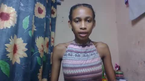 Snapshot of littleyanah chatting on April 2026 04:26:01 AM yanah online show from April 2026 04:26:01 AM