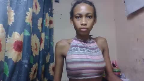 Snapshot of littleyanah chatting on April 2026 06:05:01 AM yanah online show from April 2026 06:05:01 AM