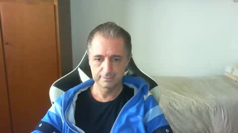 liuk53 online show from May 2026 12:24:02 PM