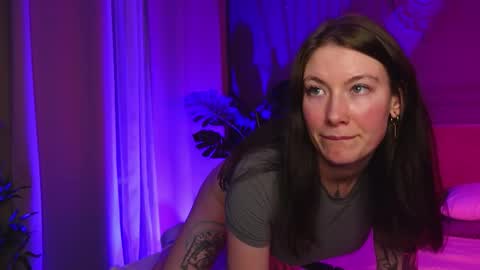 Liv 3 online show from November 2025 03:00:02 PM