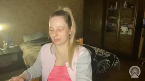 Livandria online show from April 2026 07:49:01 PM