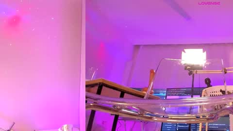 Snapshot of live_sherry chatting on October 2025 08:31:01 PM angel eyees online show from October 2025 08:31:01 PM