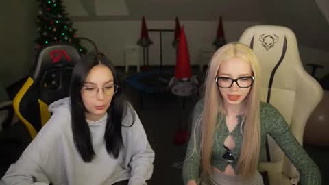 Snapshot of livehub054 chatting on January 2026 03:58:01 PM Sheryl online show from January 2026 03:58:01 PM