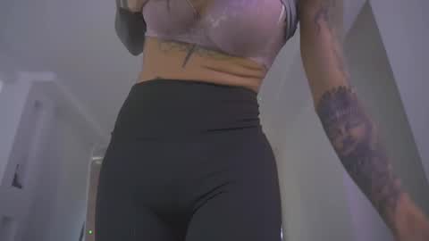 Snapshot of livestream18x chatting on February 2025 07:17:02 PM Emily R online show from February 2025 07:17:02 PM