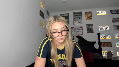 Snapshot of livvywinters chatting on November 2025 04:23:02 AM Livvy online show from November 2025 04:23:02 AM