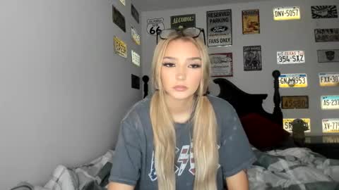 Snapshot of livvywinters chatting on January 2026 06:05:01 AM Livvy online show from January 2026 06:05:01 AM