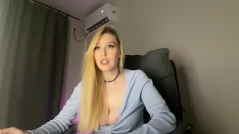 Liya Ray online show from October 2025 03:23:02 PM