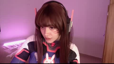 Elizabeth online show from April 2026 01:08:01 AM