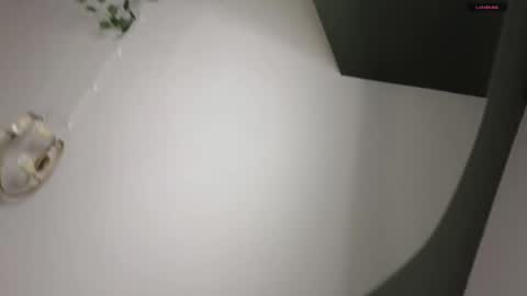 Snapshot of liza_mur chatting on February 2026 04:39:02 PM your love online show from February 2026 04:39:02 PM