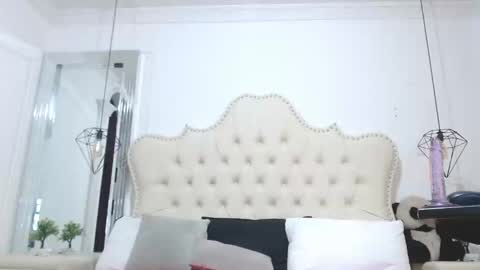 lizANDjuan online show from February 2025 06:39:01 PM