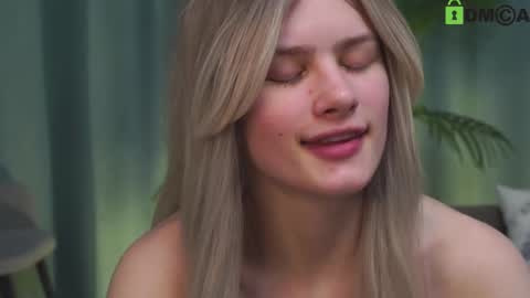 Sunnheart online show from February 2025 11:48:01 PM