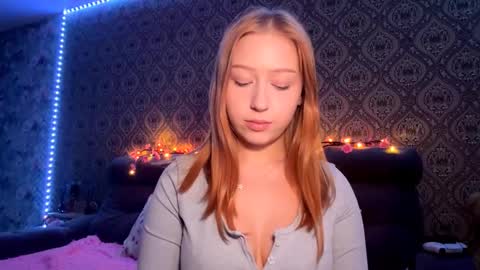 Kate online show from November 2025 07:01:02 PM