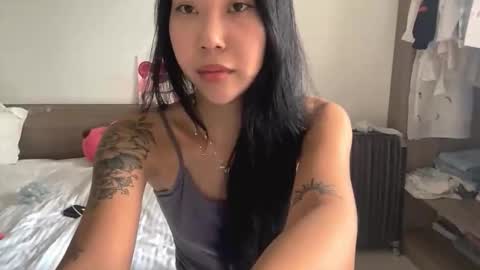 Lizz online show from November 2025 06:24:02 AM