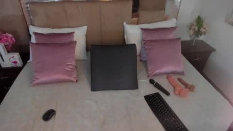 Liz  online show from April 2026 08:57:02 PM