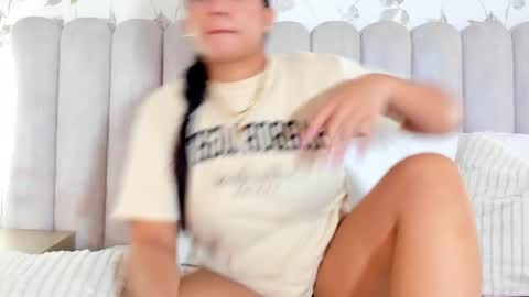 Snapshot of lizz_bunny chatting on February 2026 10:00:02 PM LIZZ online show from February 2026 10:00:02 PM