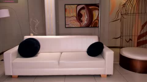 Lizzi  online show from November 2025 08:00:01 PM