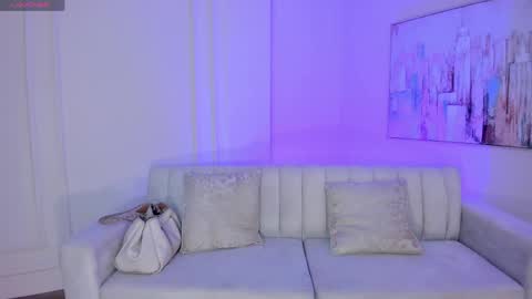 Lizzi  online show from April 2026 05:21:01 PM