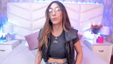 Snapshot of lizzi_hotman chatting on February 2026 07:21:01 PM LIZZI online show from February 2026 07:21:01 PM