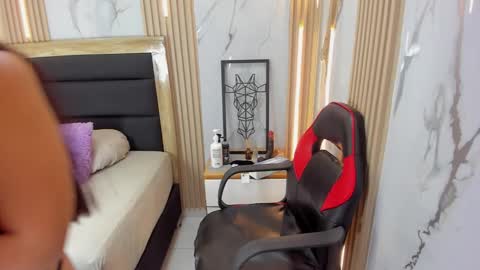        online show from November 2025 07:46:02 PM