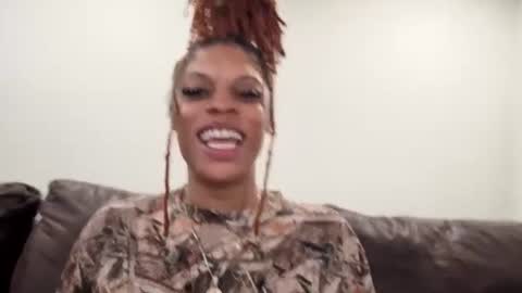 LizzieWaterz online show from July 2026 01:36:01 AM