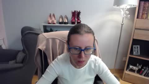 Snapshot of lizzy_sparkle chatting on September 2025 04:49:02 AM Lizzy online show from September 2025 04:49:02 AM