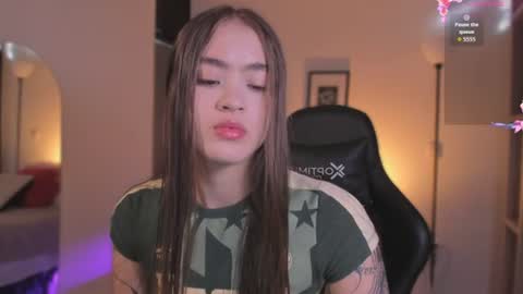 Lizzy Colins online show from July 2026 01:06:02 PM